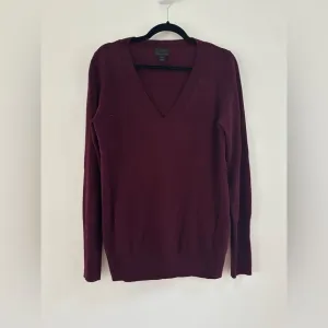 100% Italian Cashmere J Crew Women's V-Neck Sweater - Burgundy