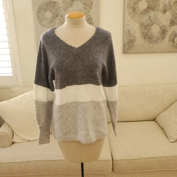 1.State Stripe V-Neck Tunic Sweater sz Medium