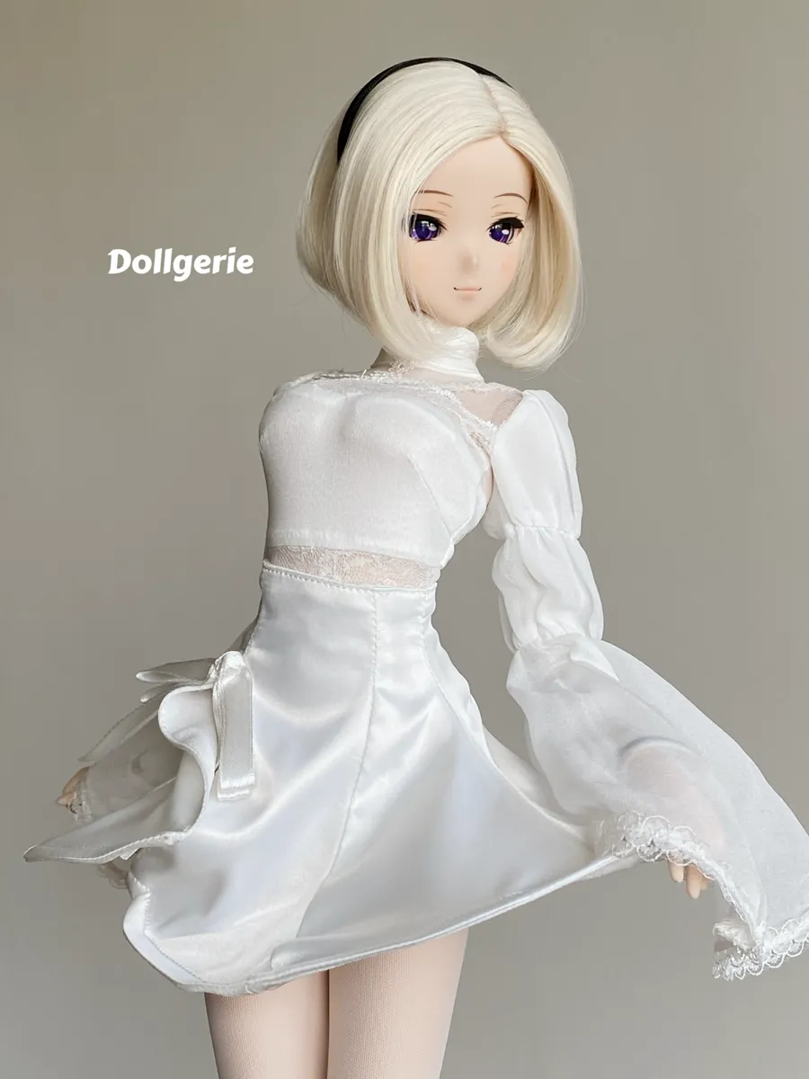 2B Action-Flow White Mini Skirt