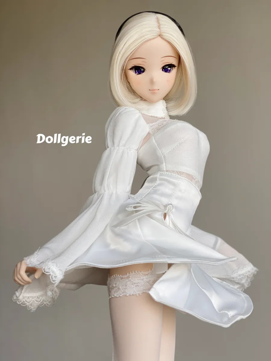 2B Action-Flow White Mini Skirt