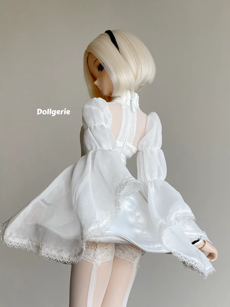 2B Action-Flow White Mini Skirt
