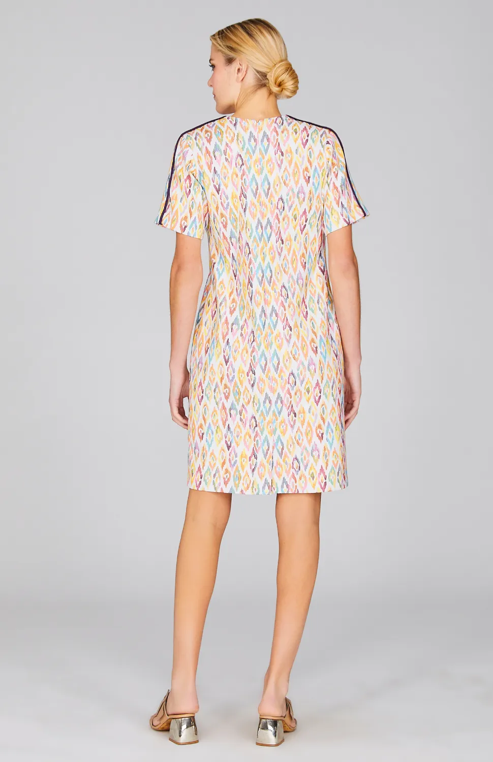 Abstract Feather Short Sleeve Shift Dress w/ Bias