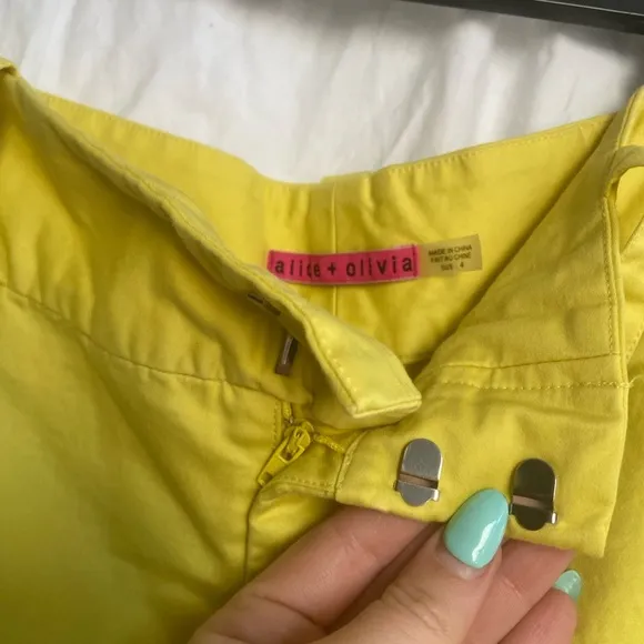 alice   olivia OLIVIA lemon JEAN SHORT Size 4