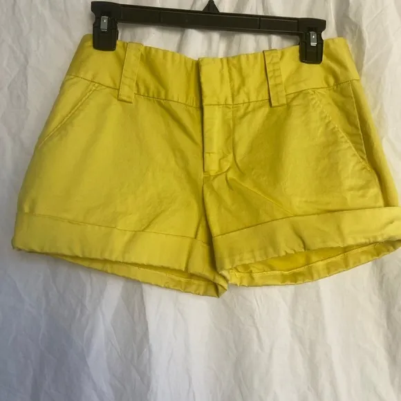 alice   olivia OLIVIA lemon JEAN SHORT Size 4