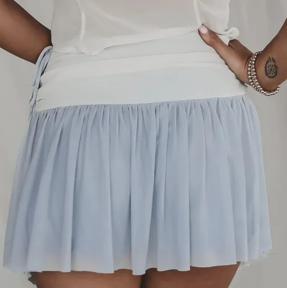 Amazing Lace LADYLIKE silver gray mesh miniskirt