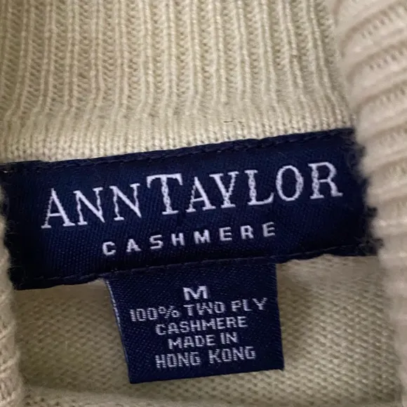 ANN TAYLOR Cropped Turtleneck Sweater