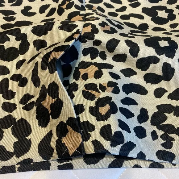 “ANN TAYLOR” Leopard Pencil Skirt