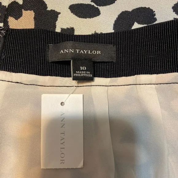 “ANN TAYLOR” Leopard Pencil Skirt