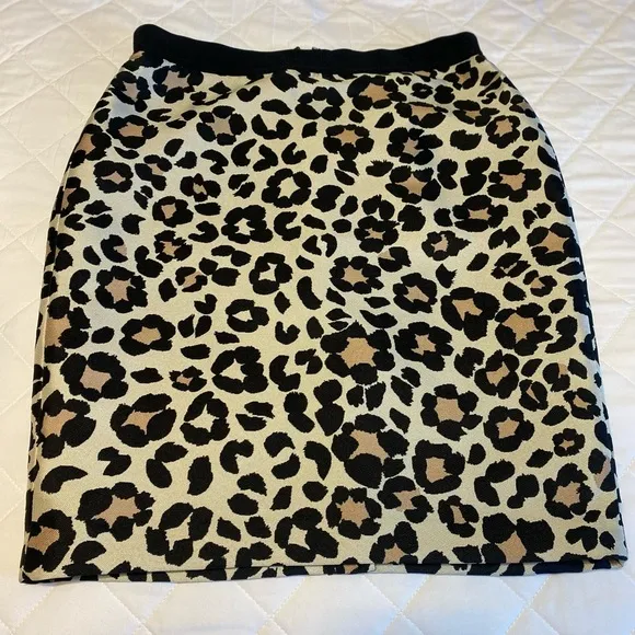 “ANN TAYLOR” Leopard Pencil Skirt