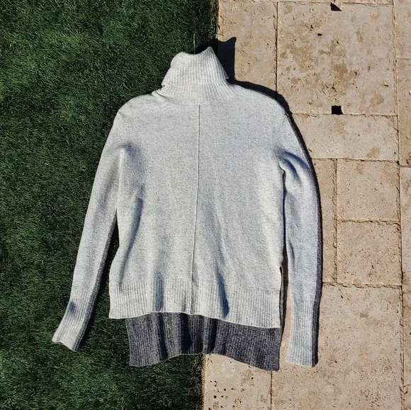 Athleta Transit 2 Tone Gray Turtleneck Sweater