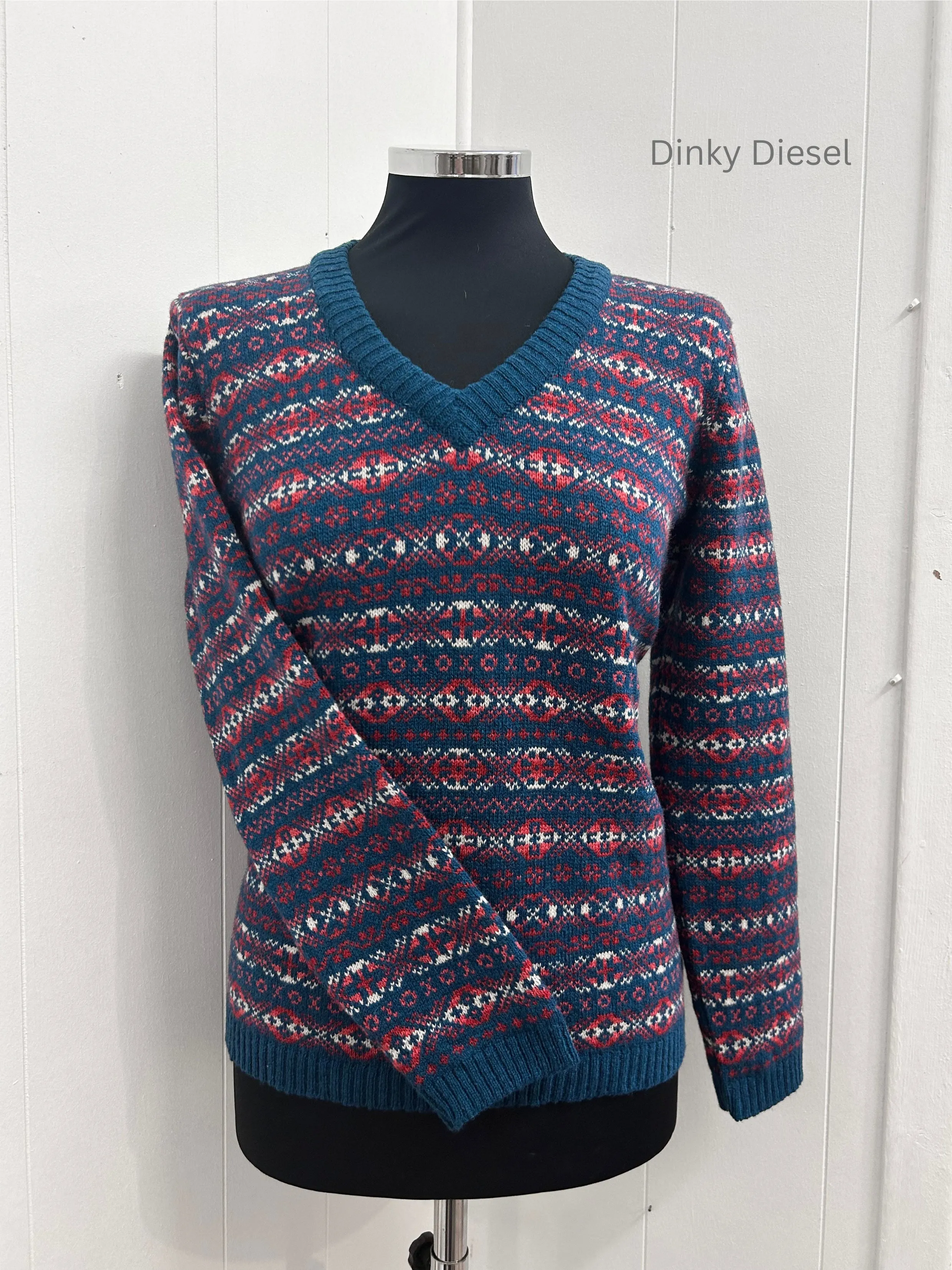 Aunty Mays Jumper V-Neck