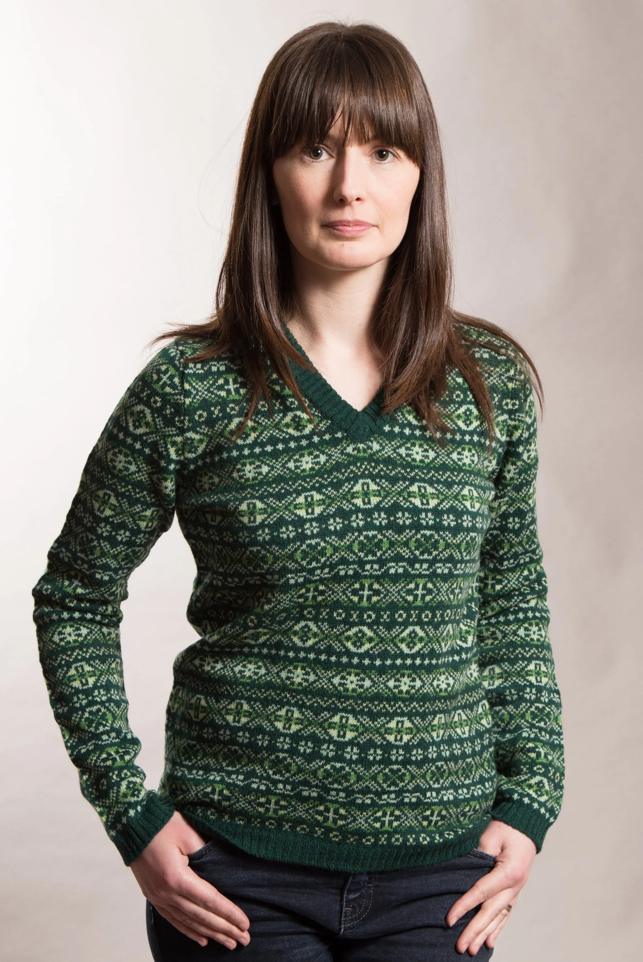 Aunty Mays Jumper V-Neck