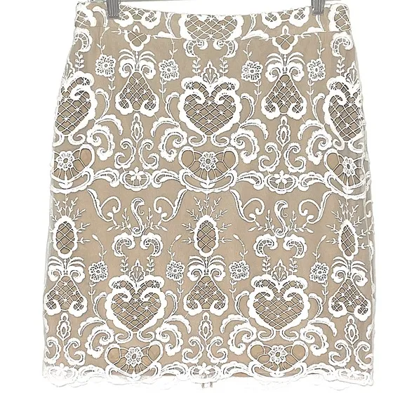 BADGLEY MISHKA Belle Women’s white Lace Pencil Skirt, fully lined size 10
