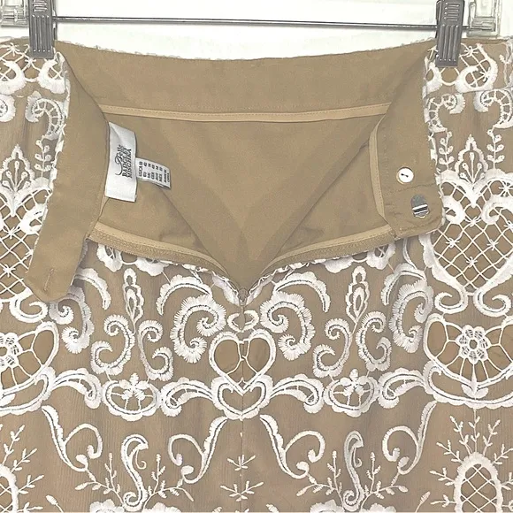 BADGLEY MISHKA Belle Women’s white Lace Pencil Skirt, fully lined size 10