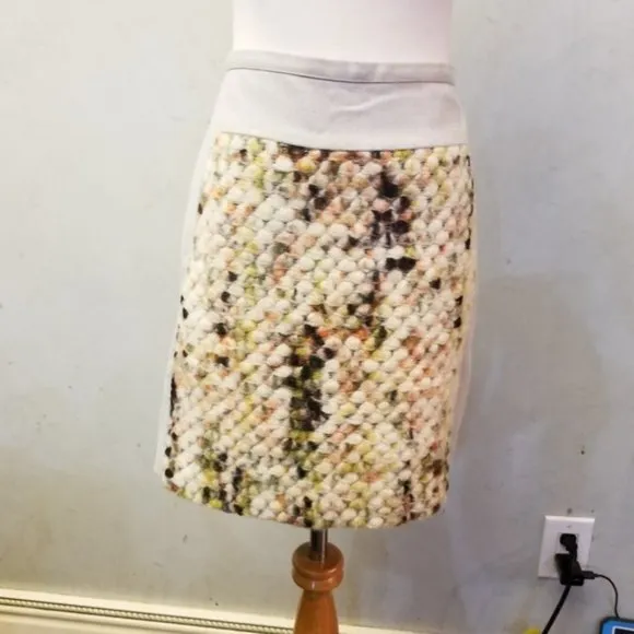 Banana republic mini wool center skirt women's size 6 (H13)