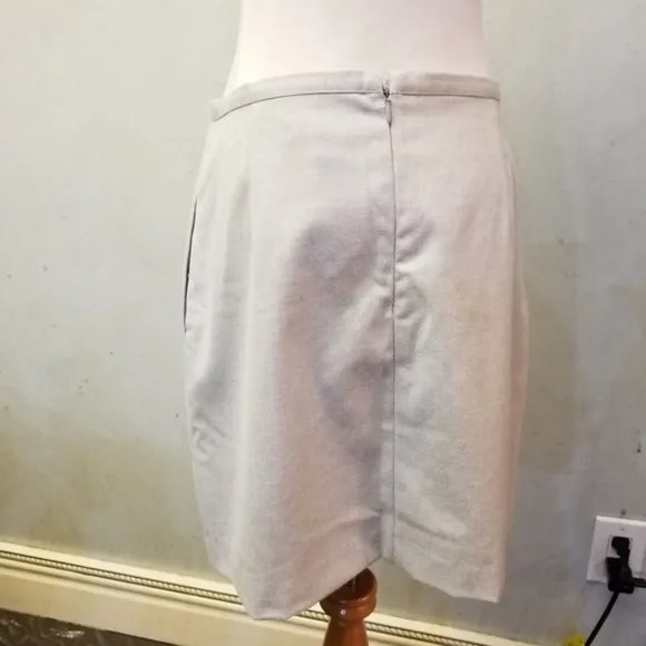 Banana republic mini wool center skirt women's size 6 (H13)