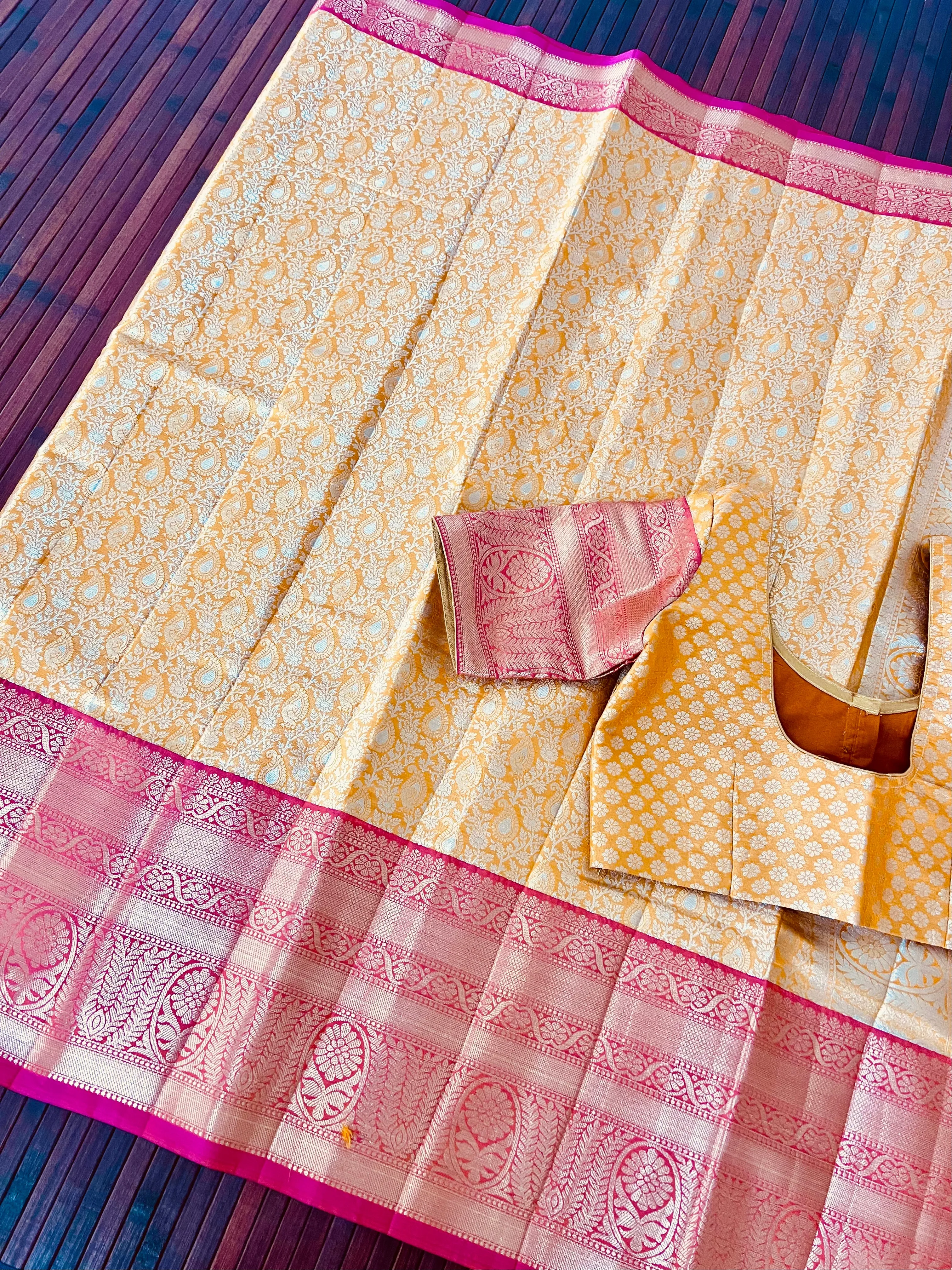 Banaras Gandharva Pattu saree