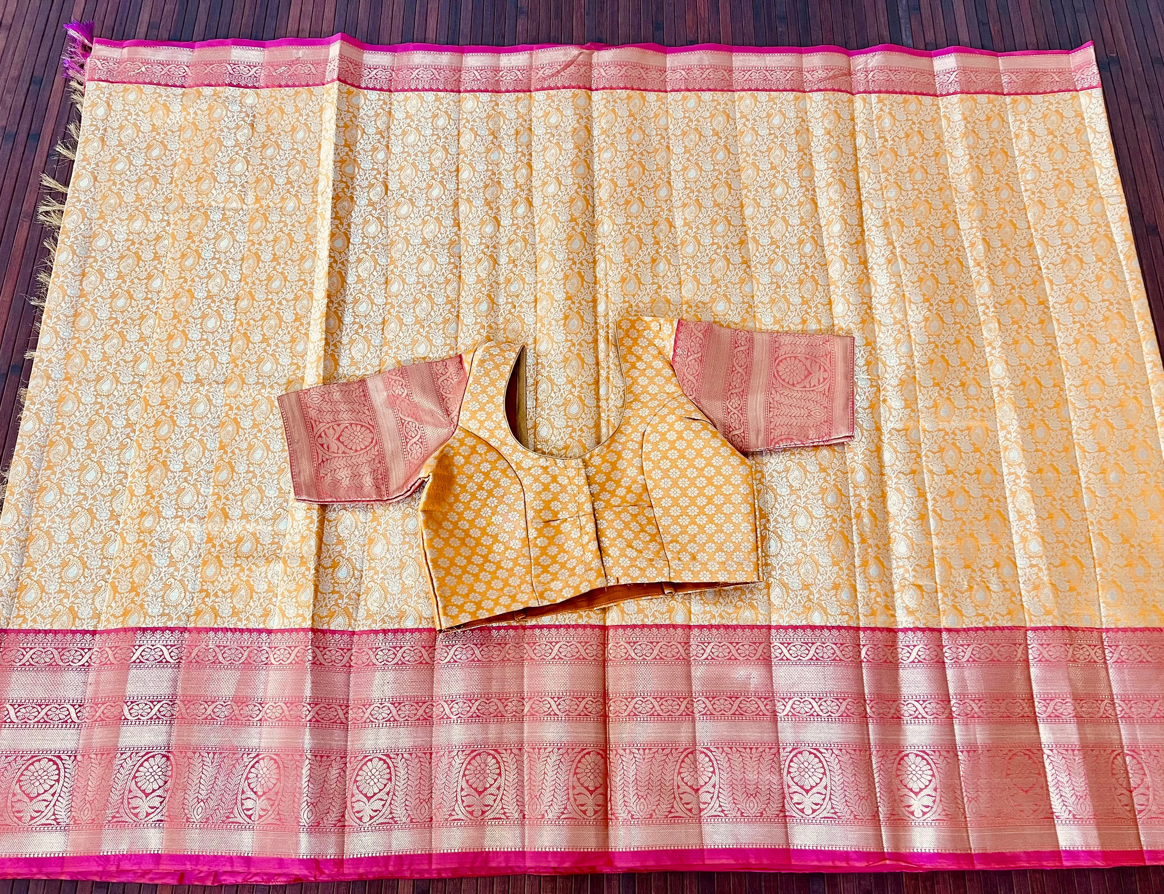 Banaras Gandharva Pattu saree