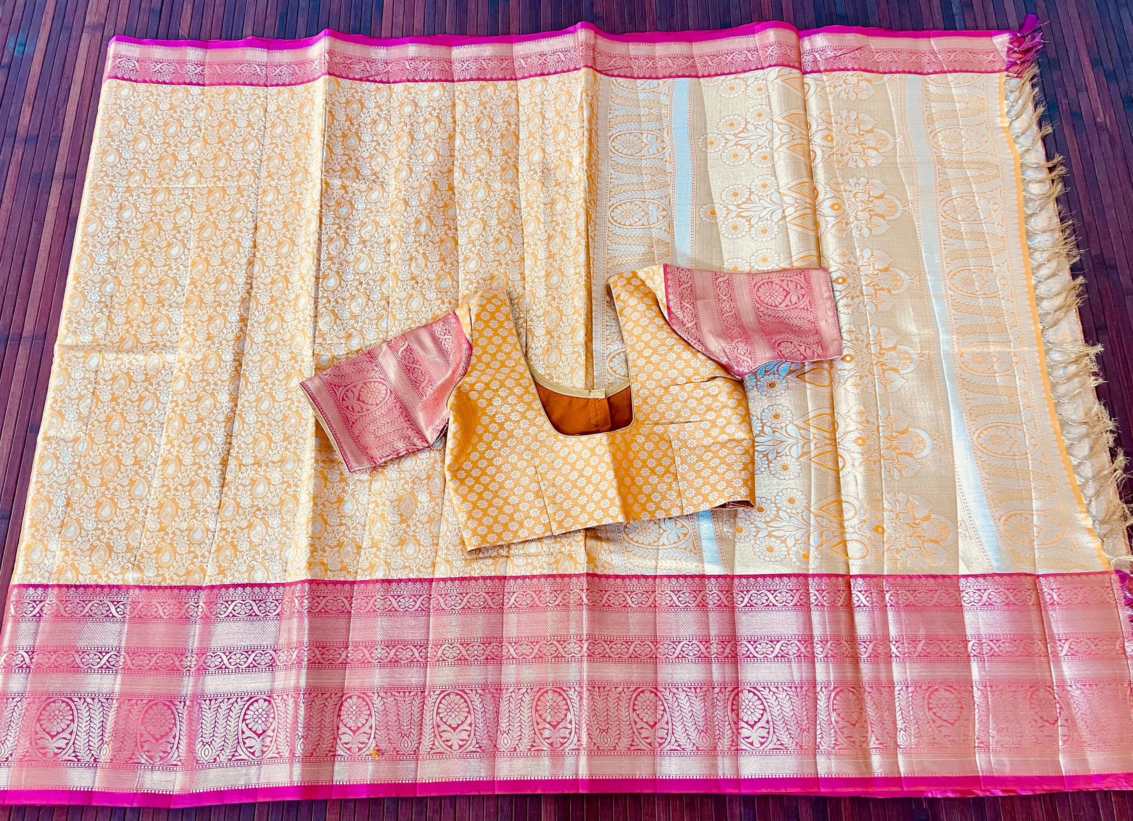 Banaras Gandharva Pattu saree