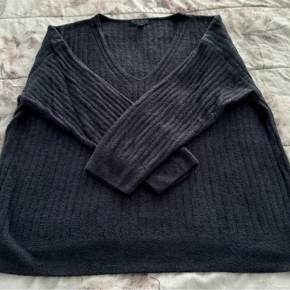 Barefoot Dreams Cozychic Lite dark gray ribbed V-neck sweater, size 1X Petite
