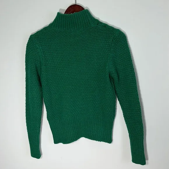 Beautiful green wool blended Chiaramente Sweater Size Medium made in Italy
