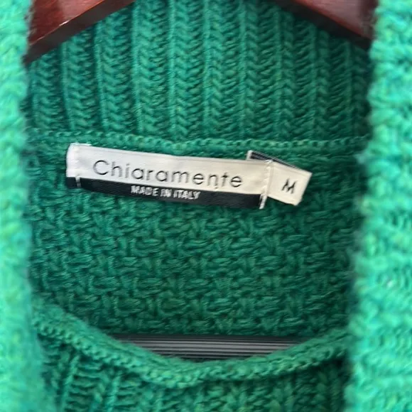 Beautiful green wool blended Chiaramente Sweater Size Medium made in Italy