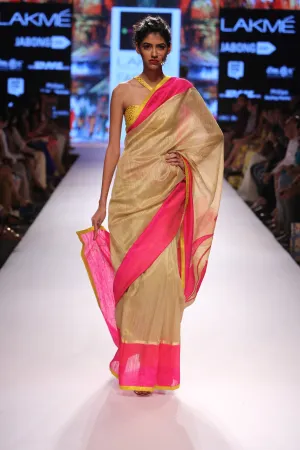 BEIGE SAREE WITH FLOWER MOTIF ON THE PALLU
