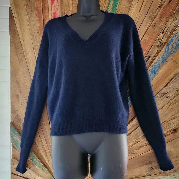 Brandy Melville midnight blue cropped wool sweater One Size made in Italy