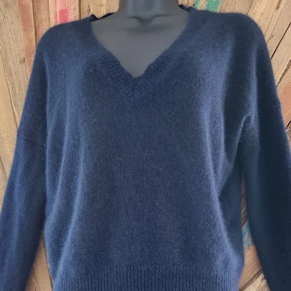 Brandy Melville midnight blue cropped wool sweater One Size made in Italy