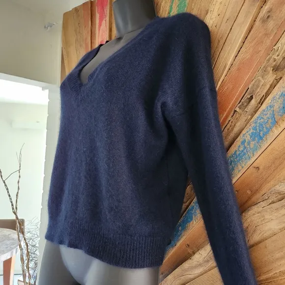 Brandy Melville midnight blue cropped wool sweater One Size made in Italy