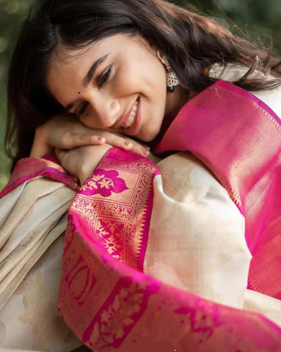 Closet mix Off-white and Pink Zari Border Saree With Blouse