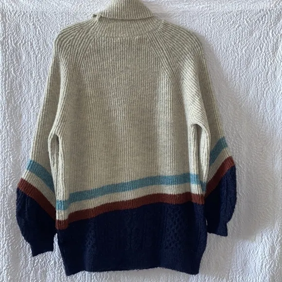 DAVI &amp; DANI Turtleneck Long Bell Sleeve Sweater