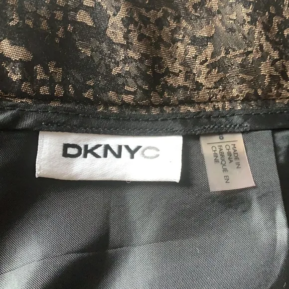 DKNYC size 8 gold  Metallic snake print pencil skirt in Excellent condition