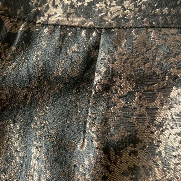 DKNYC size 8 gold  Metallic snake print pencil skirt in Excellent condition
