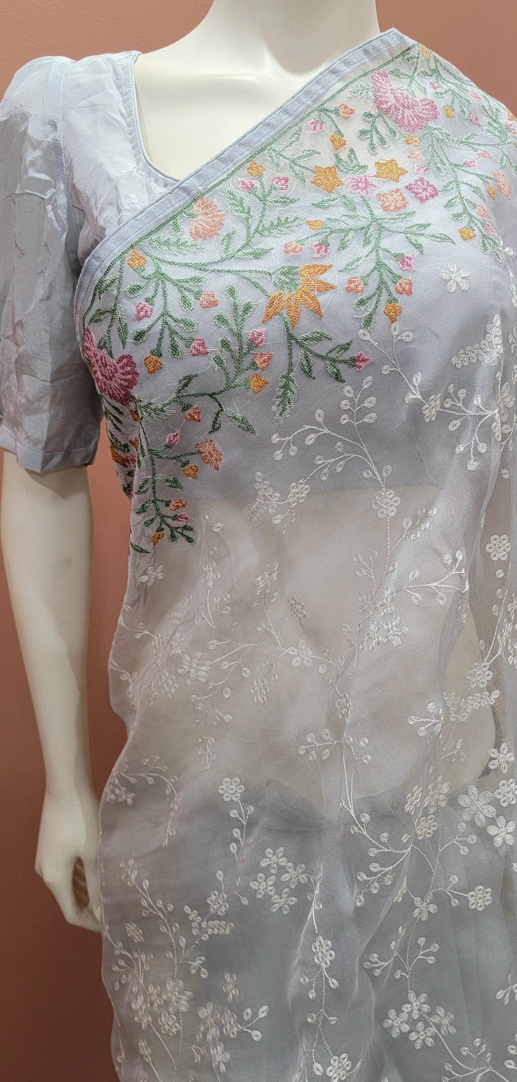 Embroidered Organza Silk Saree w/ Blouse in Grey