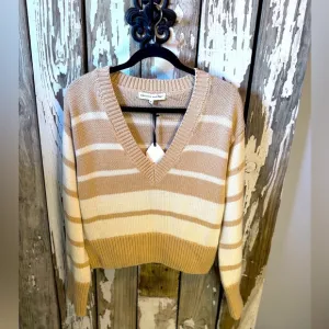 English Factory NWT Tan &amp; Cream V-Neck Sweater Size Medium