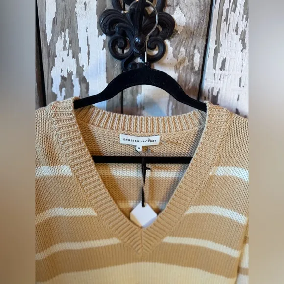 English Factory NWT Tan &amp; Cream V-Neck Sweater Size Medium