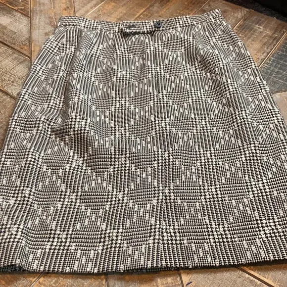 Escada pencil skirt. Size 38.