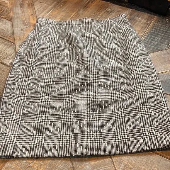 Escada pencil skirt. Size 38.