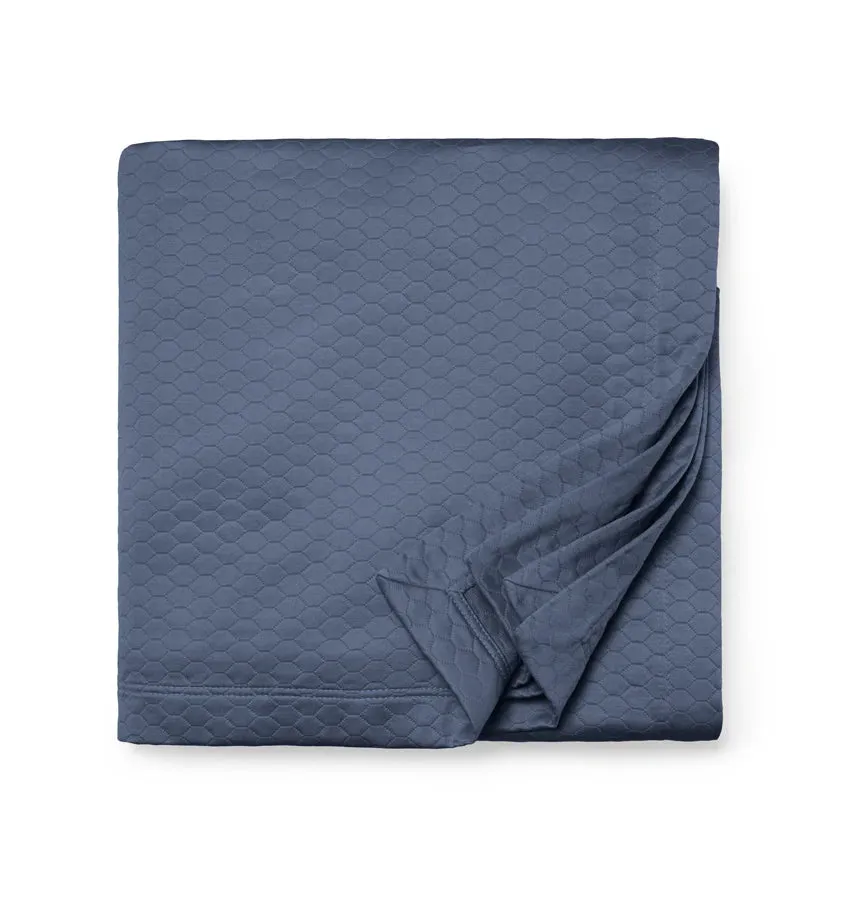 Favo Matelassé Coverlet & Sham Collection