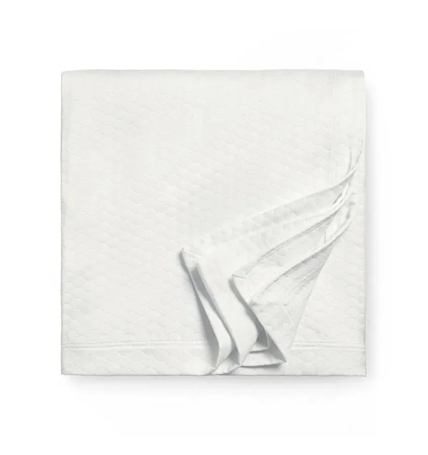 Favo Matelassé Coverlet & Sham Collection