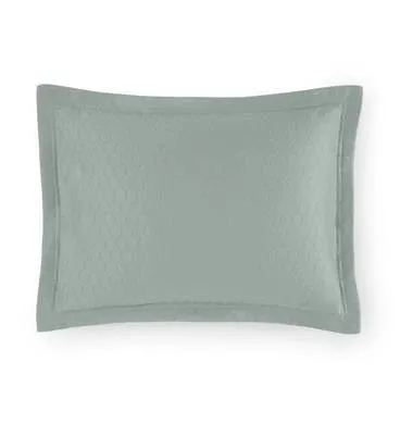 Favo Matelassé Coverlet & Sham Collection