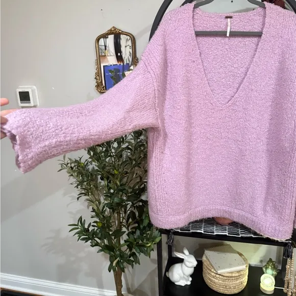 Free People Pink V-Neck Sweater Relaxed Fit size large