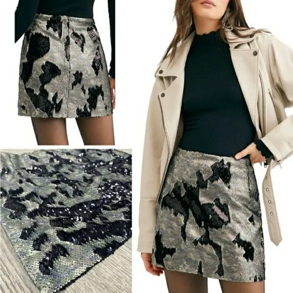Free People Green &amp; Black Camo Skinny Sequin Army Mini Skirt Size 4