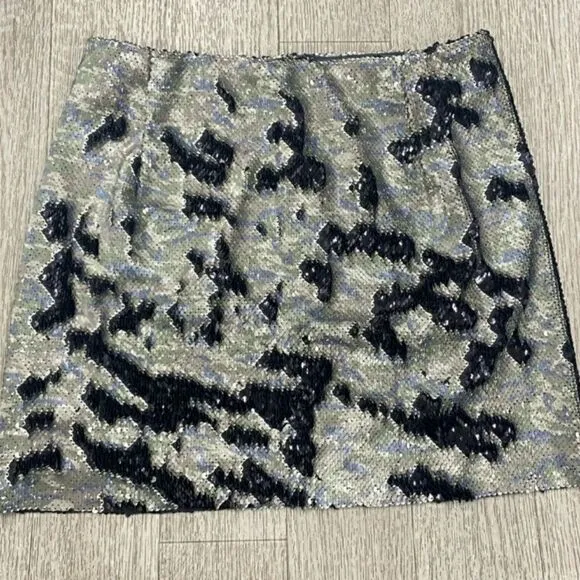 Free People Green &amp; Black Camo Skinny Sequin Army Mini Skirt Size 4