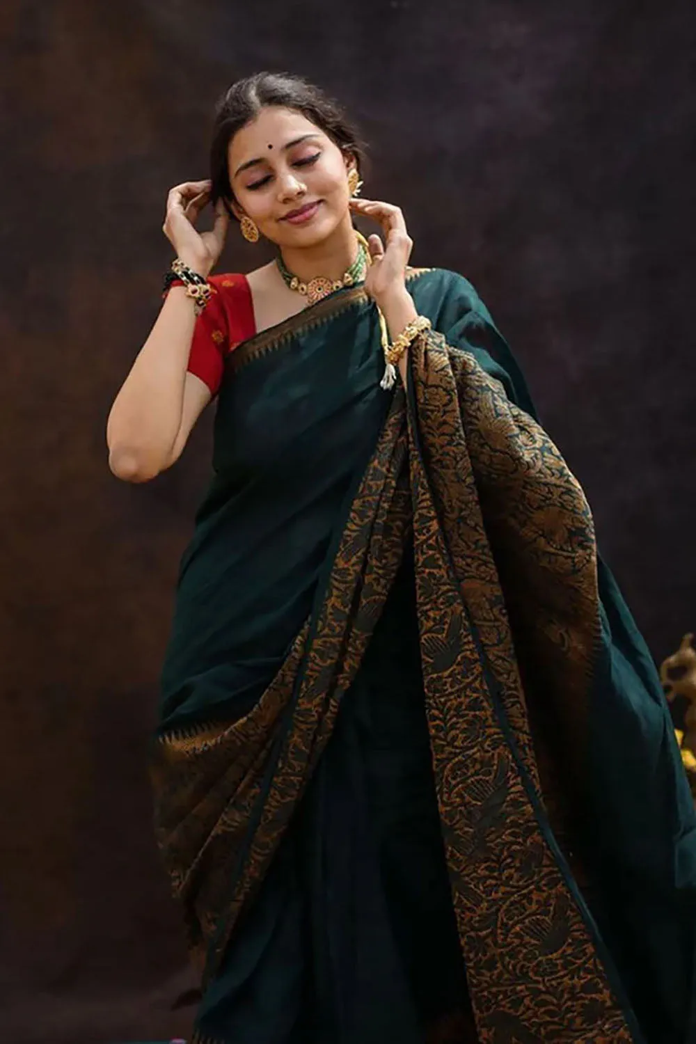 Green Silk Saree With Zari Weaving Work