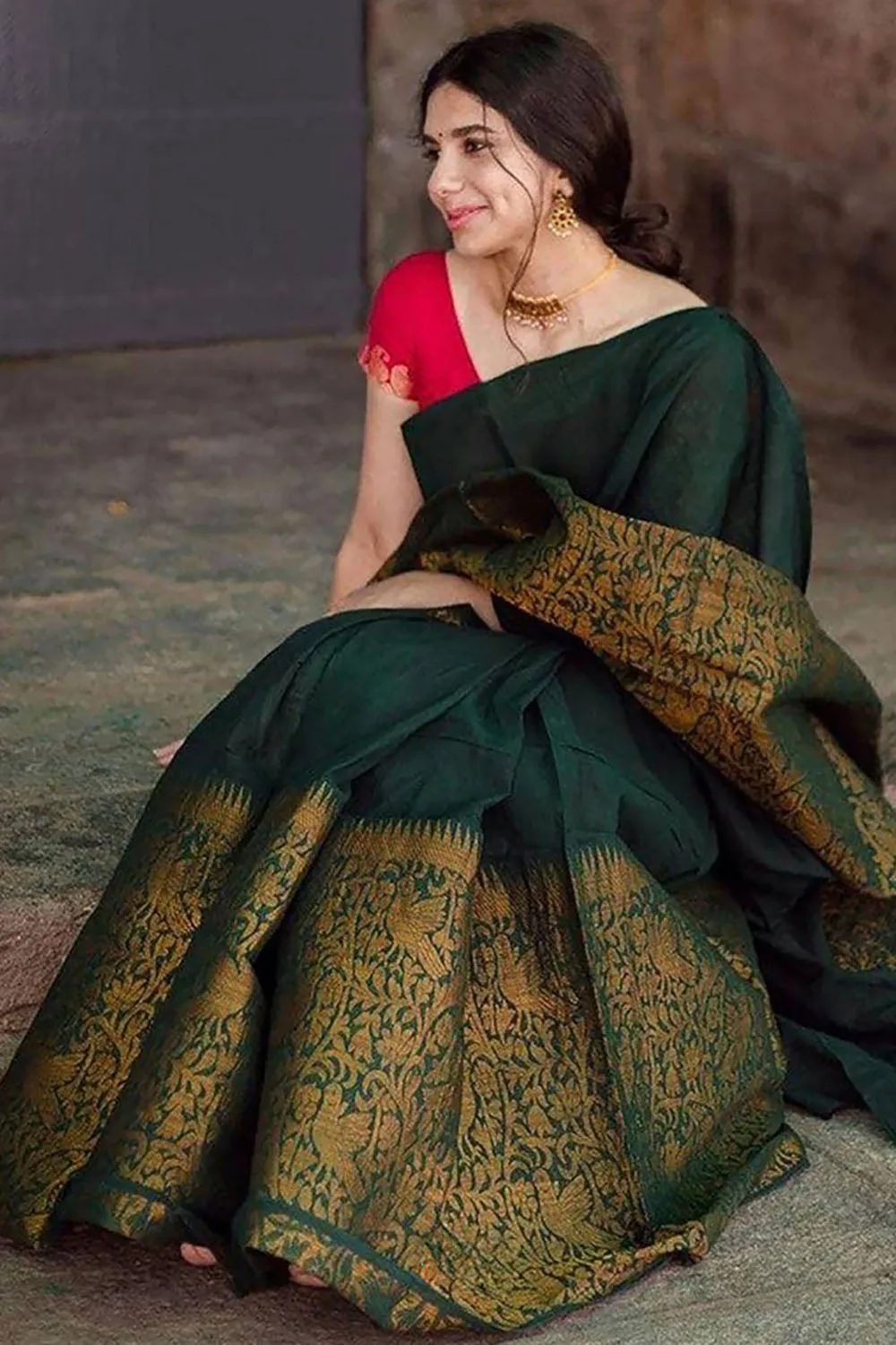 Green Silk Saree With Zari Weaving Work