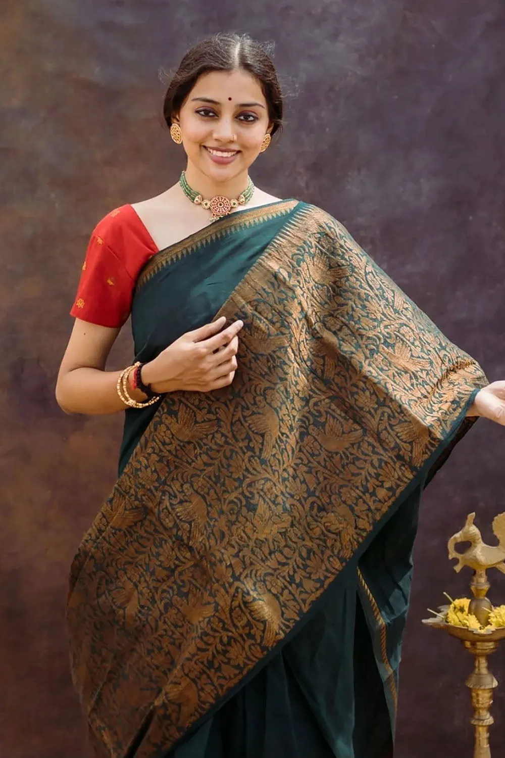 Green Silk Saree With Zari Weaving Work