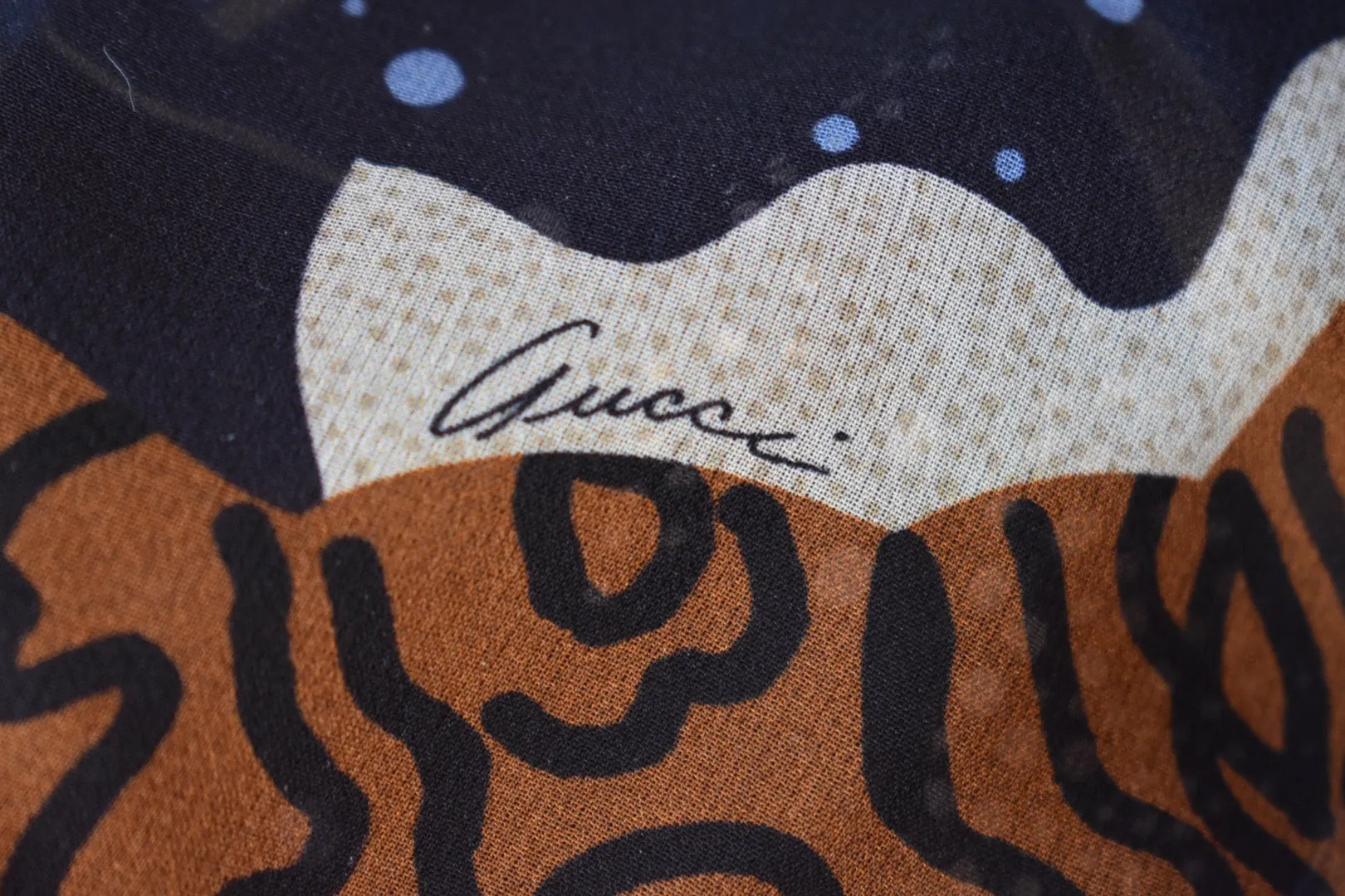 Gucci (I38) Sheer Silk Sleeveless Ocean Sea Reef Dolphin Bubble Print Blouse Top