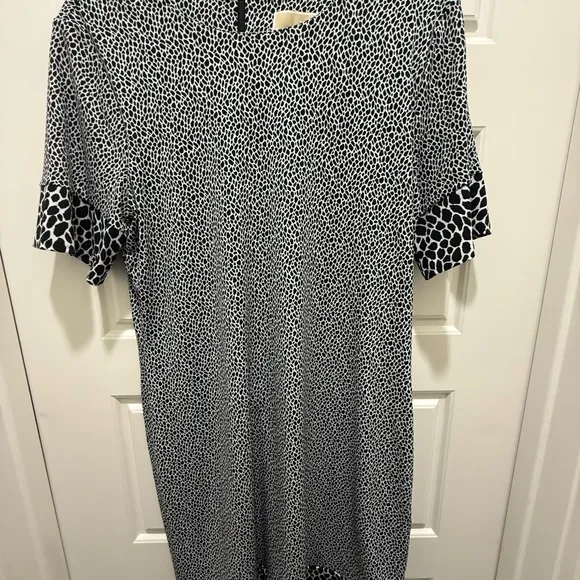🎉Host Pick🎉Michael Kors Black &amp; White Animal Print Shift - Size large